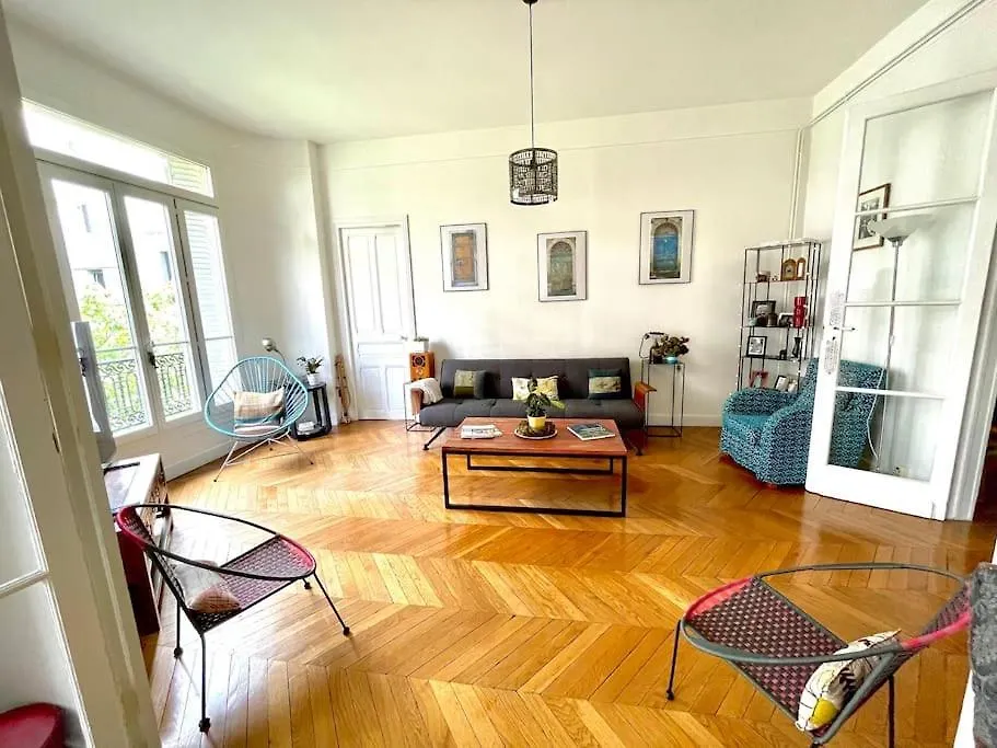 Apartment Familial Typiquement Parisien